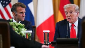 Le président ukrainien Volodymyr Zelensky, le président français Emmanuel Macron et le président américain Donald Trump, à une réunion avec les dirigeants européens à la Maison-Blanche à Washington, DC, le 18 août 2025. 