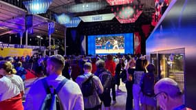 Des supporters français au Club France pendant les JO 2024, le 27 juillet 2024