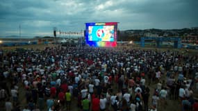 Prévue pour 80.000 personnes, la fan zone de Marseille n'en a attiré que quelques milliers vendredi soir.
