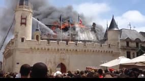 Image amateur de l'incendie de la mairie de La Rochelle.