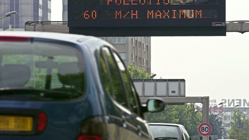 Trois portiques mesurant la pollution des véhicules ont été installés dans Paris. (image d'illustration)