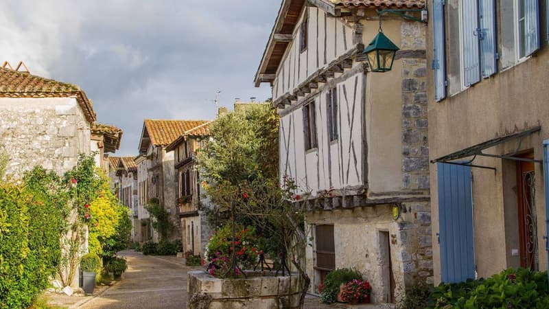 Ivre, il poursuit sa femme avec une hache - Jeudi 03 Mars 2016