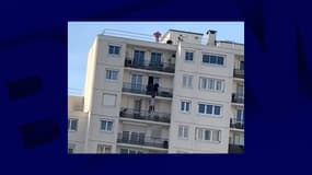 Un homme de 91 a retenu pendant plusieurs minutes sa femme de ménage suspendue au 14e étage d'un immeuble de Levallois-Perret