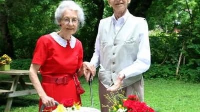 George and Jean Spear pour leur 72ème anniversaire de mariage