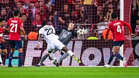 L'arrêt de Lucas Chevalier devant Antonio Rüdiger lors de Lille-Real Madrid (1-0, Ligue des champions), le 2 octobre 2024