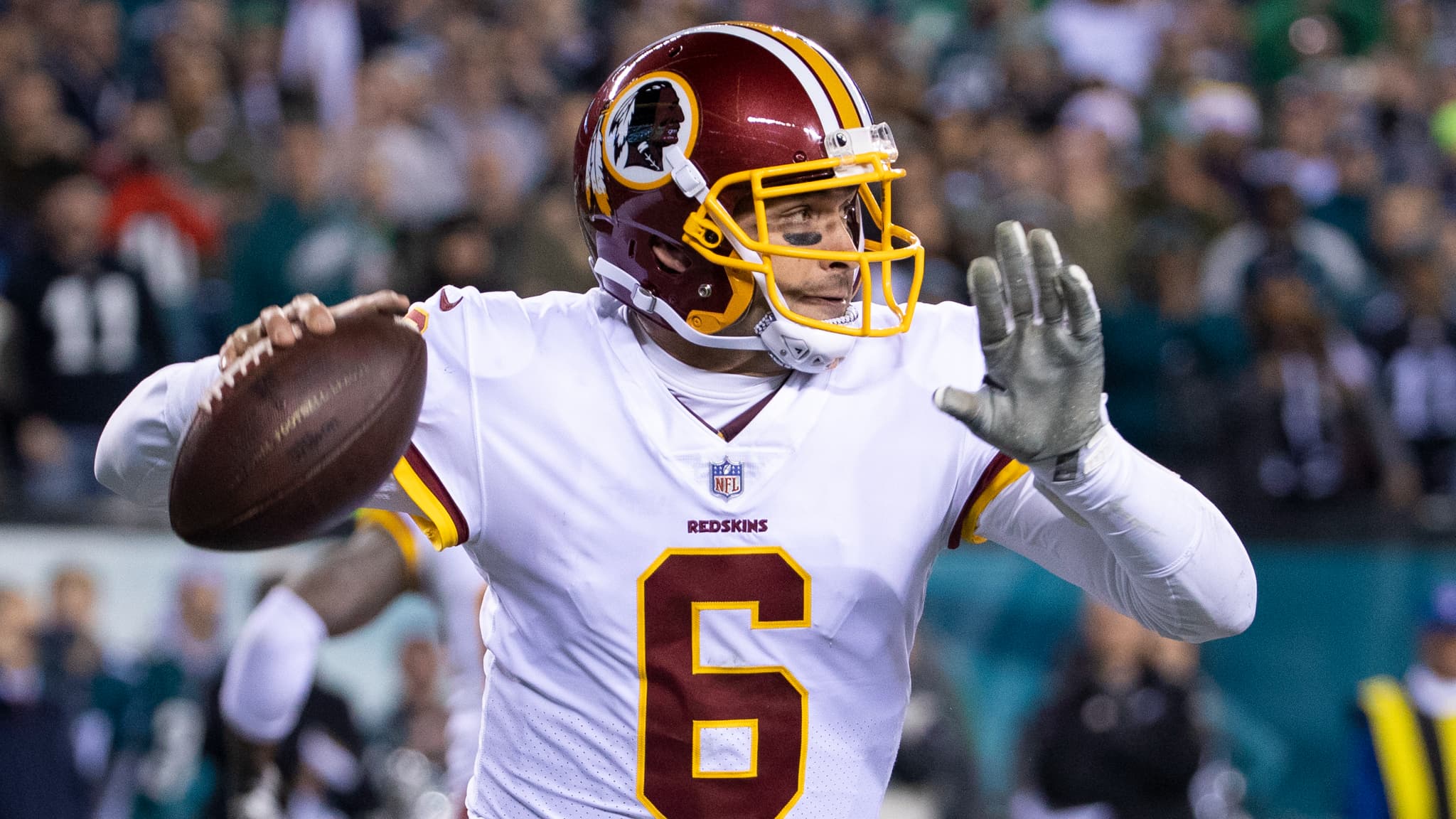 DANS UN ÉTAT STABLE: L'ANCIEN JOUEUR DE FOOTBALL AMÉRICAIN MARK SANCHEZ POIGNARDÉ DANS LA RUE