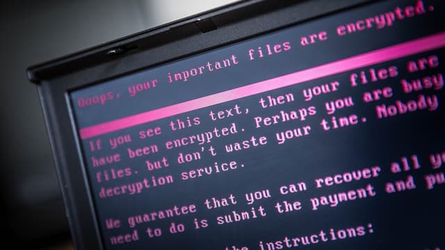 200 millions d'euros de rançons ou de versements frauduleux quitteraient la France chaque année, du fait des crypto-virus ou des "fraudes au président" auprès de petites entreprises, selon l'étude de SystemX.