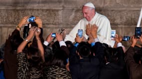 Le pape accuse le monde politique de ne pas soutenir la famille