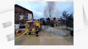 Un incendie a ravagé un ensemble de chalets dans la station d'Auron, dans les Alpes-Maritimes, le 29 février 2020