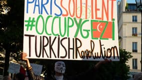 Paris a affiché son soutien aux manifestants turcs, lors d'un rassemblement organisé mardi soir.