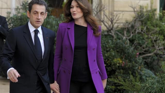 Nicolas Sarkozy et Carla Bruni-Sarkozy, fin janvier à l'Elysee. TF1 a ouvert une enquête interne sur la diffusion d'une vidéo d'un baiser entre le chef de l'Etat et son épouse prise mercredi sur le plateau de la chaîne de télévision et mise en ligne sur p
