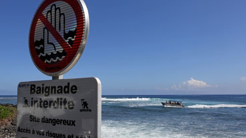 La plage de Saint-Leu de La Réunion, où la baignade est interdite, a été le théâtre de plusieurs attaques par des requins depuis quelques années