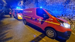 Des pompiers des Alpes-Maritimes déployés sur un incendie à Grasse.