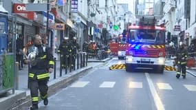 Une équipe d'une trentaine de pompiers était mobilisée pour circonscrire l'incendie qui a éclaté dans le XXe arrondissement de Paris, ce lundi. 