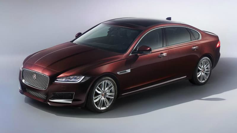 Alors que le XJ existe déjà, Jaguar s'est adapté à la demande chinoise en sortant un XF Large, à l'empattement plus long.