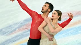 Les Français Gabriella Papadakis et Guillaume Cizeron pendant le programme libre de danse sur glace, le 14 février 2022 aux JO de Pékin