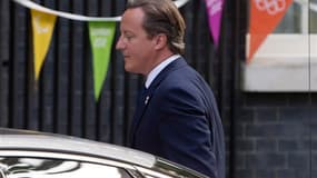 David Cameron a remanié mardi le gouvernement britannique dans l'espoir de faire taire les voix dissidentes à sa droite et de redresser une popularité en berne pour cause de récession. /Photo prise le 4 septembre 2012/REUTERS/Neil Hall