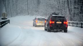 Un accident, "vraisemblablement causé par la neige", a coûté la vie d'un jeune automobiliste ce samedi sur les routes d'Isère.