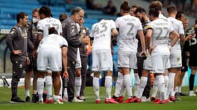 Marcelo Bielsa et les joueurs de Leeds United contre Barnsley, le 16 juillet 2020
