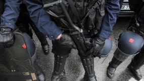Les lanceurs de balles de défense, utilisés par les forces de l'ordre, sont-ils dangereux ?