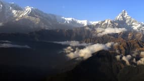 Au moins 24 randonneurs étrangers et guides népalais ont trouvé la mort dans la tempête de neige qui a frappé mardi l'Himalaya côté népalais.