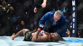 Kamaru Usman après le KO infligé par son adversaire Leon Edwards, le dimanche 21 août 2022.