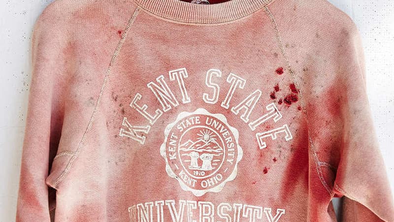 Le sweat, rapidement retiré du site, est à l'effigie d'une université qui a connu une répression sanglante en 1970.
