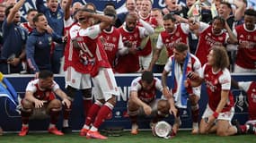 La remise du trophée d'Arsenal en FA Cup