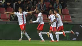 Lucas Paqueta (#10) qui fête son but et Karl Toko Ekambi ont été les grands artisans du succès lyonnais contre le Sparta à Prague, le 21 octobre 2021 