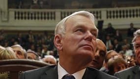 Le Premier ministre, Jean-Marc Ayrault, a dénoncé le discours "stigmatisant" et "diabolisant" de Jean-François Copé qui, après la polémique sur le "racisme anti-Blanc", a suscité une nouvelle vague de critiques pour une anecdote d'enfant qui se serait "fa