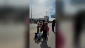Rami Abou Jammous, un journaliste francophone palestinien, a pu filmer son exode vers le Sud de la bande de Gaza afin de fuir les combats entre Tsahal et le Hamas. 