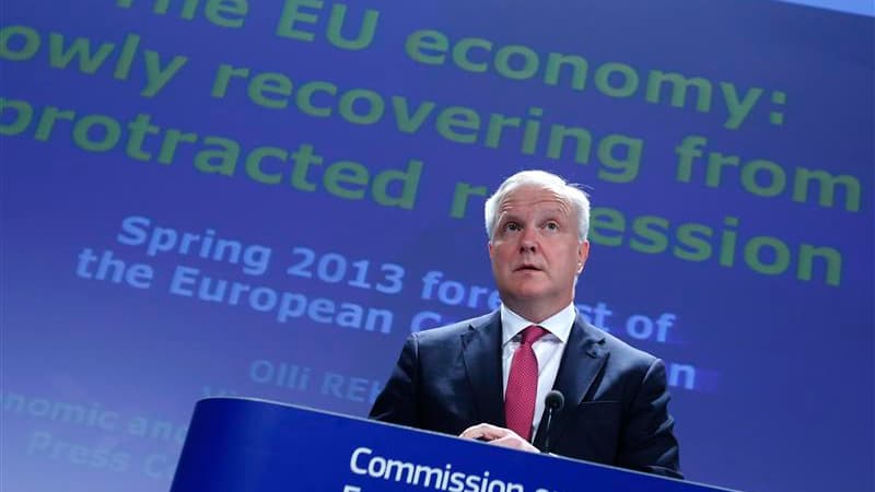 Le commissaire européen aux Affaires économiques et monétaires, Olli Rehn, a annoncé vendredi que la Commission européenne était prête à accorder un délai de deux ans à la France -jusqu'en 2015- pour ramener le déficit de ses finances publiques sous 3% du