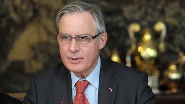 Christian Noyer veut une baisse des taux d'intérêts des contrats d'assurance-vie.