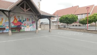 L'école de Bust (Bas-Rhin), le 2 septembre 2025, fermée par le rectorat de Strasbourg.