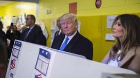 Donald Trump et son épouse, Melania, dans un bureau de vote de New York le 8 novembre 2016