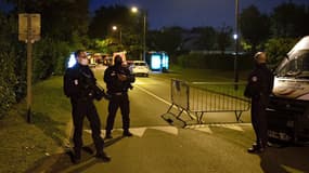 Des forces de police à Eragny (Val-d'Oise) où l'assaillant âgé de 18 ans a été abattu. 