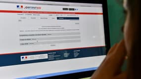 Les lycéens de Terminale et les jeunes en réorientation ont jusqu'à minuit mardi pour formuler leurs vœux dans Parcoursup