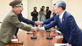 Photo prise lors des pourparlers entre la Corée du Nord et la Corée du Sud à Panmunjom, dans la zone démilitarisée, le 25 août 2015
