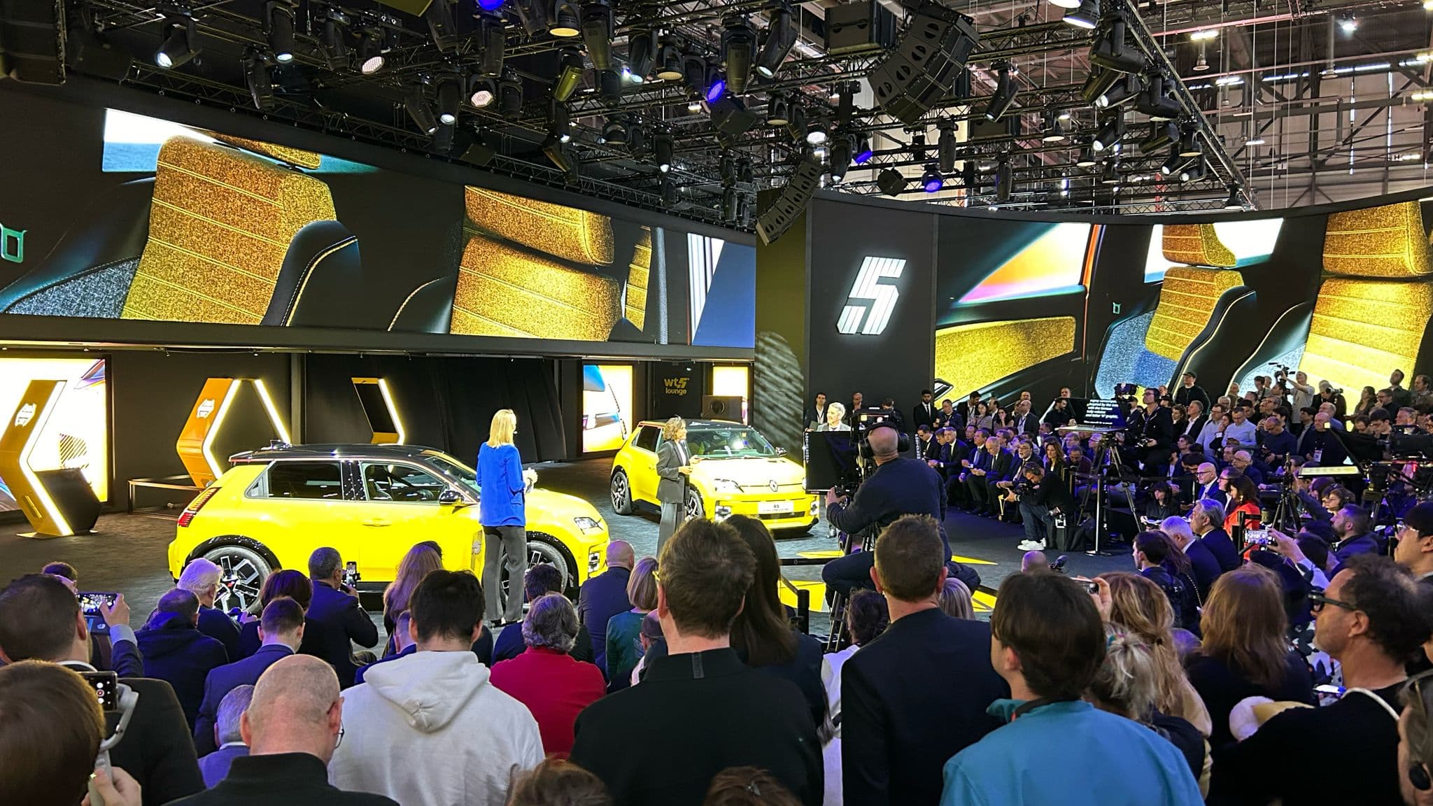 La présentation de la nouvelle R5 depuis le salon de Genève.
