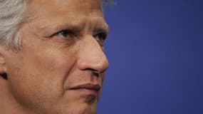 Tandis que le Tout-Paris analysait le remaniement et se préparait à l'intervention télévisée du chef de l'Etat, son principal rival déclaré à droite, Dominique de Villepin, achevait en Martinique une visite d'un peu plus de 48 heures. Mais c'est surtout s