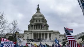 Des milliers de partisans de Donald Trump sont rassemblés à l'extérieur du Capitole, à Washington le 6 janvier 2021, le jour de l'assaut mené contre le bâtiment