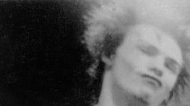 "Ce qui a commencé comme une révolution est aujourd'hui un truc exposé dans les musées", a expliqué le fils de Vivienne Westwood, pour justifier son geste.