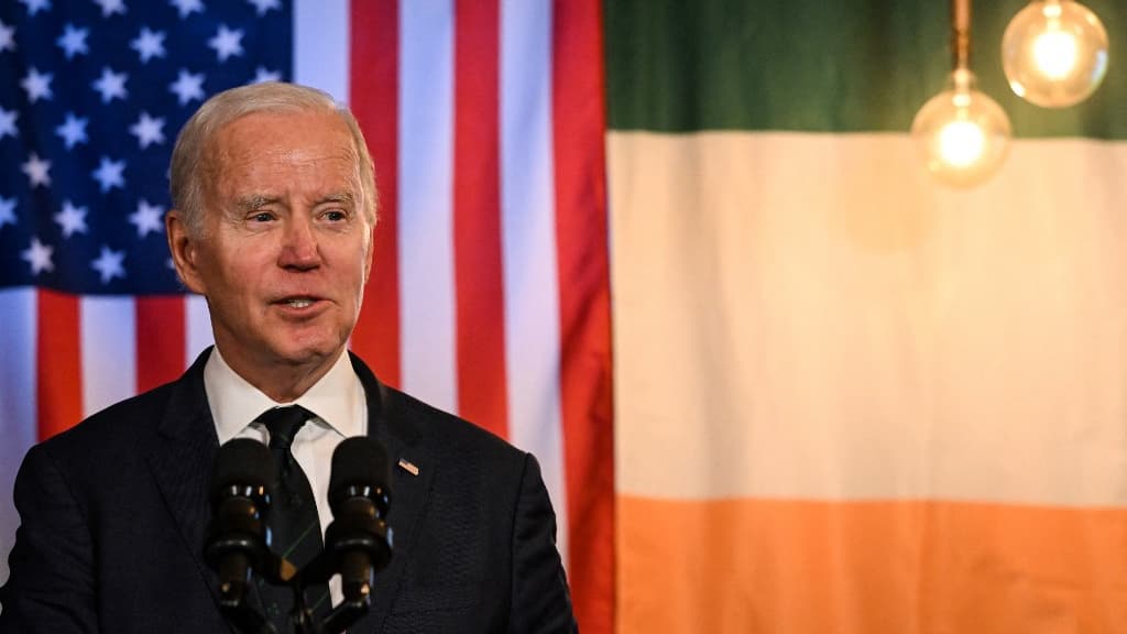 “Joe Biden Considers Using 14th Amendment to Avoid Default on American Debt”