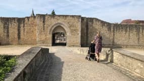 Journées du patrimoine: comment des bénévoles restaurent "à l'ancienne" le château de Brie-Comte-Robert