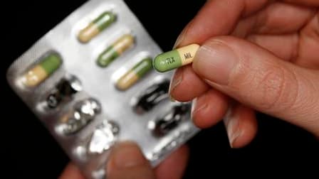 L'antidépresseur Prozac pourrait faciliter le rétablissement des victimes d'accident vasculaire cérébral, notamment la récupération de facultés motrices, selon une étude de chercheurs français. /Photo d'archives/REUTERS/Darren Staples