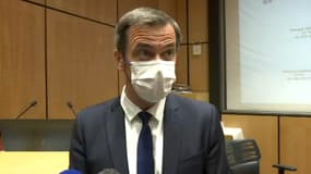 Le ministre de la Santé, Olivier Véran, en déplacement à Avignon (Vaucluse), le 25 mai 2021.