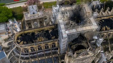 La cathédrale Notre-Dame de Paris vue du ciel, prise par un drone russe.