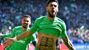 La joie de l'attaquant gabonais de Saint-Etienne Denis Bouanga, après son but contre Metz, le 6 mars 2022 à Geoffroy-Guichard