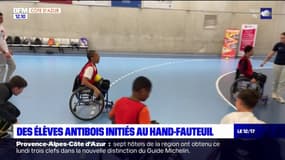Antibes: des élèves initiés au hand-fauteuil