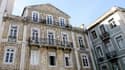 Au Portugal, un permis de séjour est accordé aux citoyens non-européens qui investissent au moins 1 million d'euros, ou achètent pour 500.000 d'immobilier ou encore créent au minimum 10 emplois.